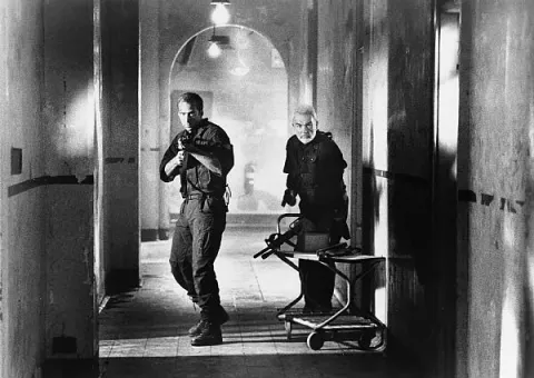 Кадр из фильма Скала