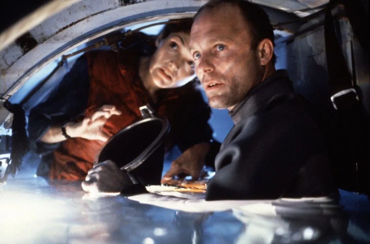 Кадр из фильма Бездна