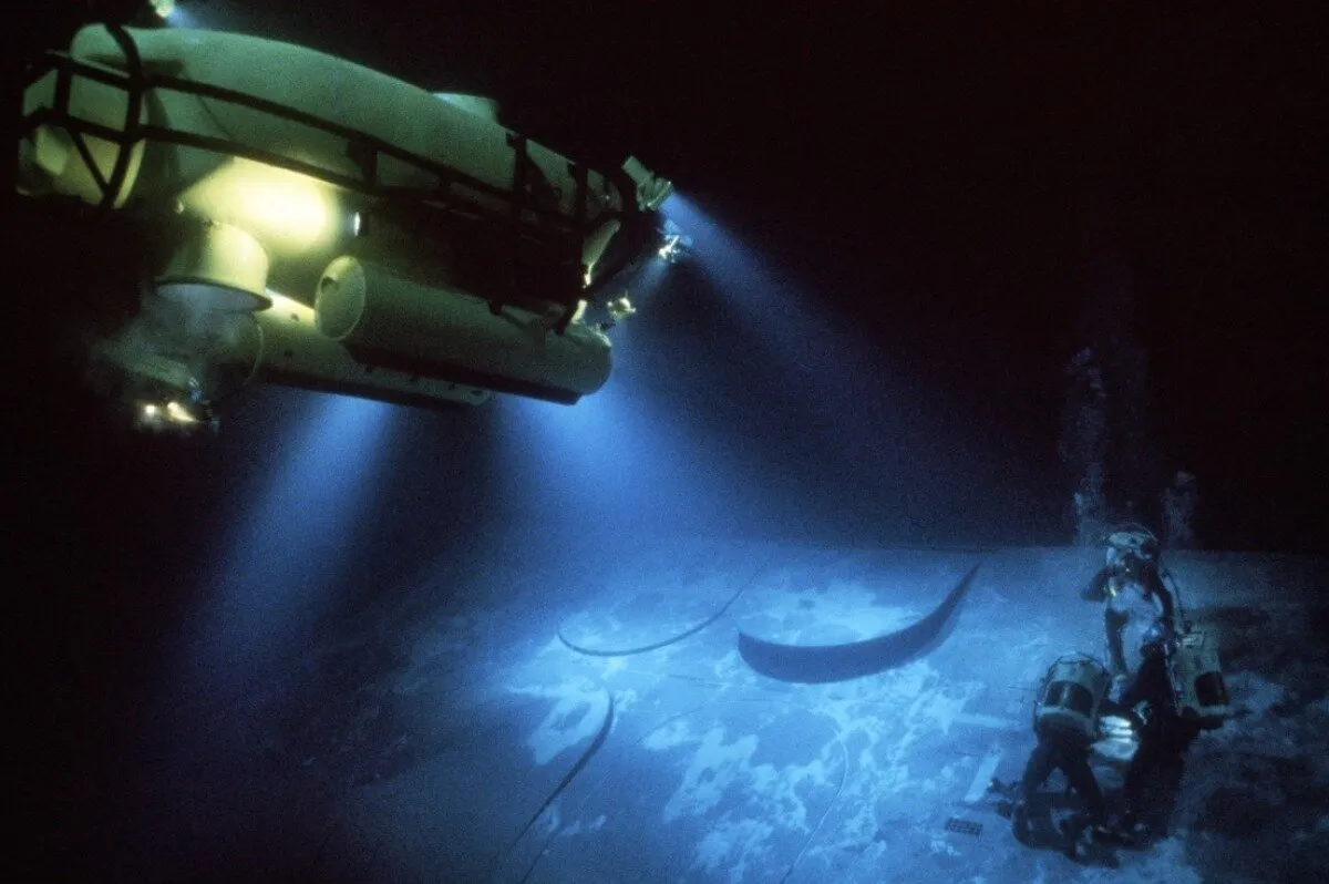 Кадр из фильма Бездна