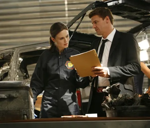 Кадр из фильма Кости