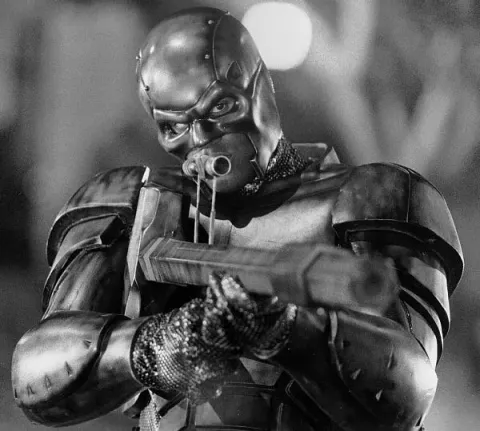 Кадр из фильма Мистер Сталь