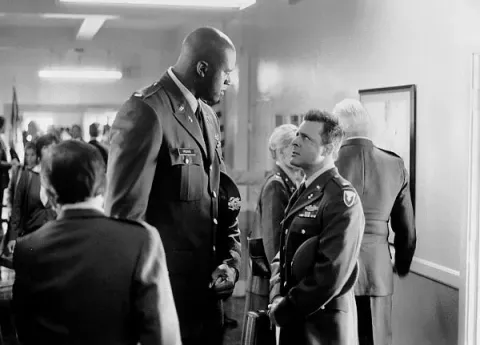 Кадр из фильма Мистер Сталь