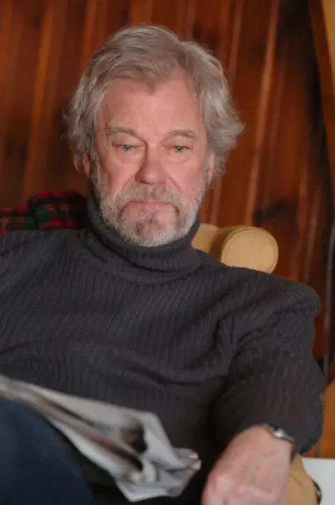 Кадр из фильма Вдали от неё