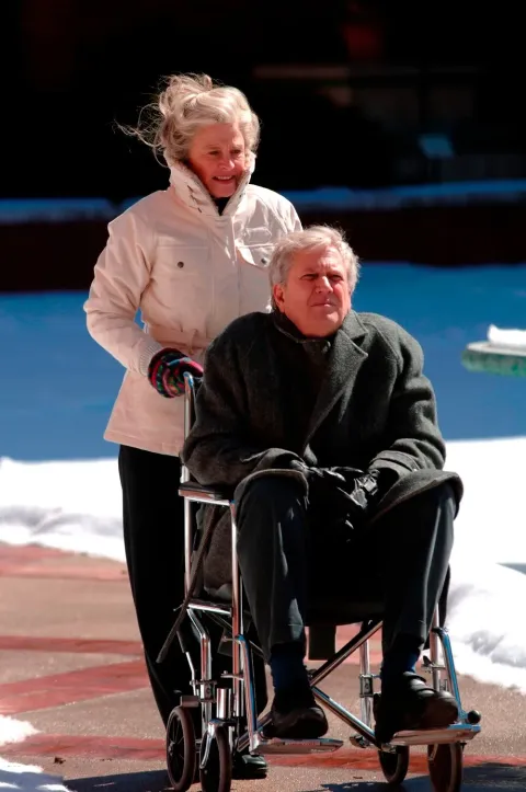 Кадр из фильма Вдали от неё