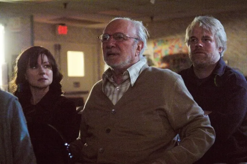 Кадр из фильма Дикари