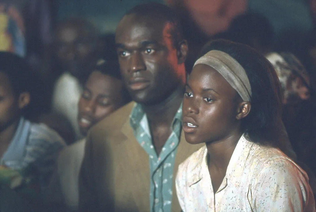 Кадр из фильма Отстреливая собак