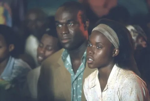 Кадр из фильма Отстреливая собак