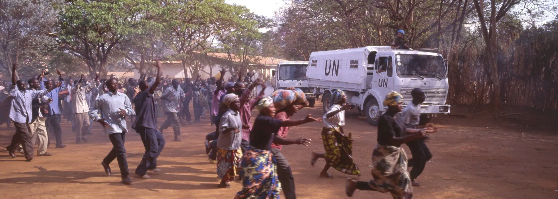 Кадр из фильма Отстреливая собак