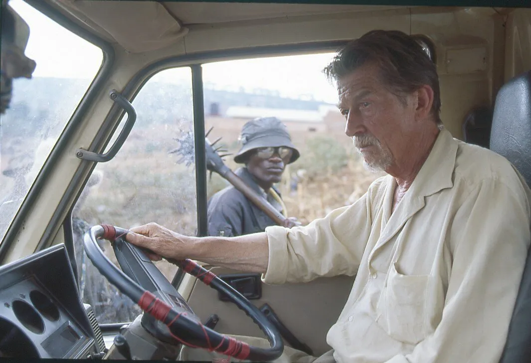 Кадр из фильма Отстреливая собак