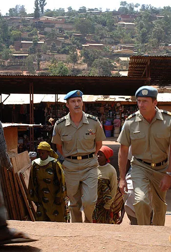 Кадр из фильма Рукопожатие с Дьяволом