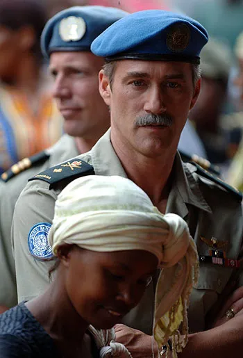 Кадр из фильма Рукопожатие с Дьяволом