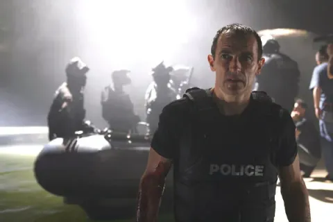 Кадр из фильма Куколка