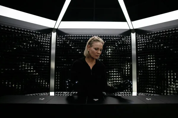 Кадр из фильма Куколка