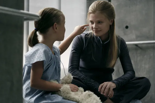 Кадр из фильма Куколка