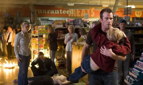 Кадр из фильма Мгла