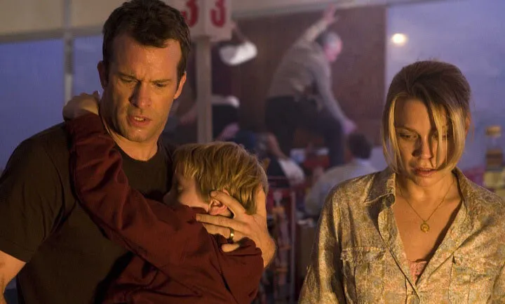 Кадр из фильма Мгла