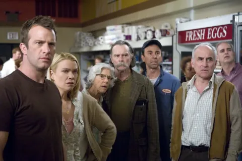 Кадр из фильма Мгла