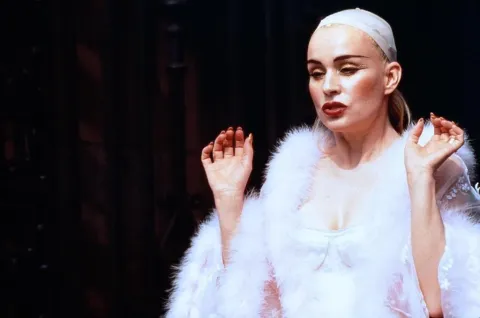 Кадр из фильма Ромео + Джульетта