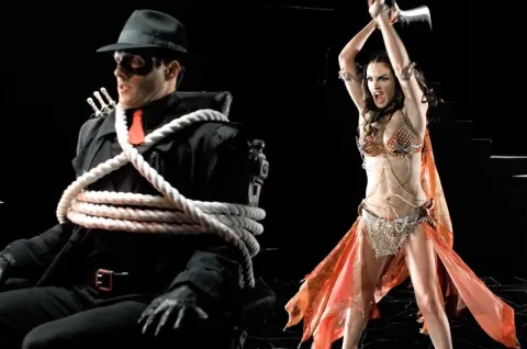 Кадр из фильма Мститель