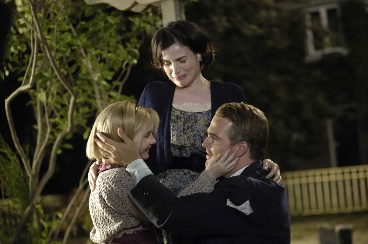 Кадр из фильма Кит Киттредж: Загадка американской девочки