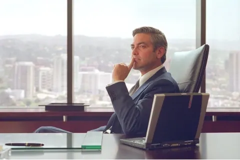 Кадр из фильма Невыносимая жестокость