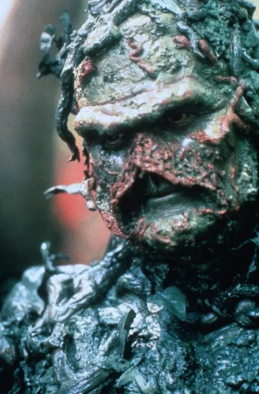 Кадр из фильма Возвращение болотной твари