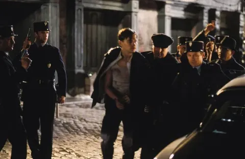 Кадр из фильма Поймай меня, если сможешь