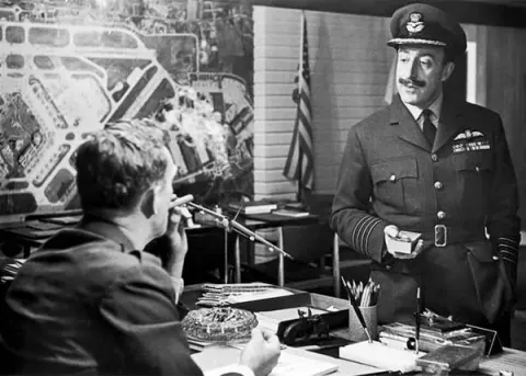 Кадр из фильма Доктор Стрейнджлав, или Как я научился не волноваться и полюбил атомную бомбу