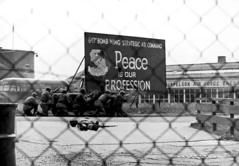 Кадр из фильма Доктор Стрейнджлав, или Как я научился не волноваться и полюбил атомную бомбу