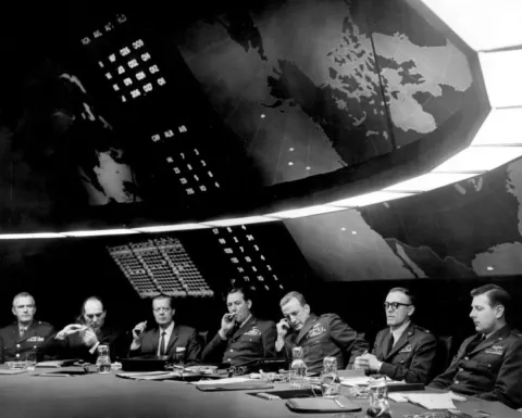 Кадр из фильма Доктор Стрейнджлав, или Как я научился не волноваться и полюбил атомную бомбу