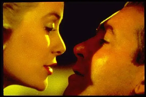 Кадр из фильма Окно во двор