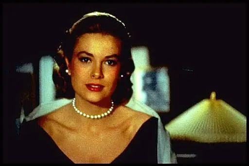 Кадр из фильма Окно во двор