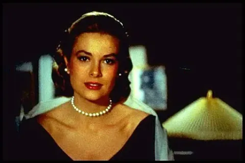 Кадр из фильма Окно во двор