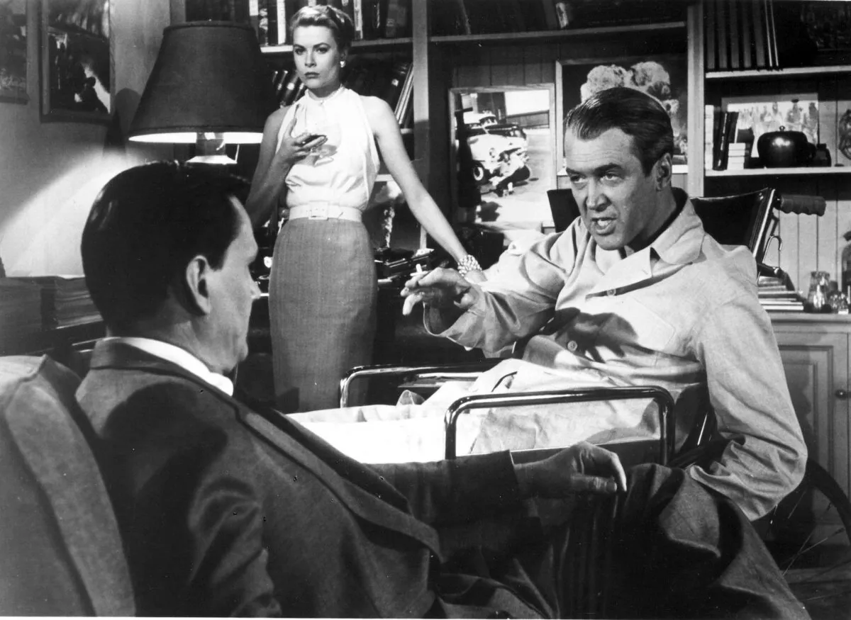 Кадр из фильма Окно во двор