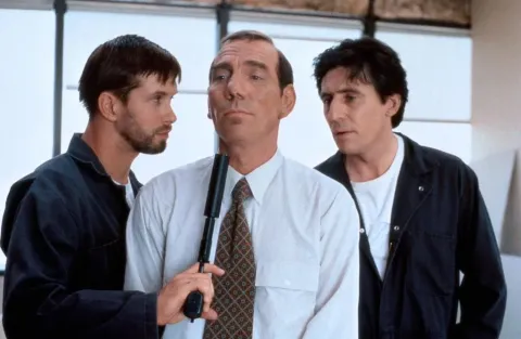 Кадр из фильма Подозрительные лица