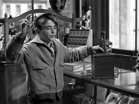 Кадр из фильма Эта замечательная жизнь