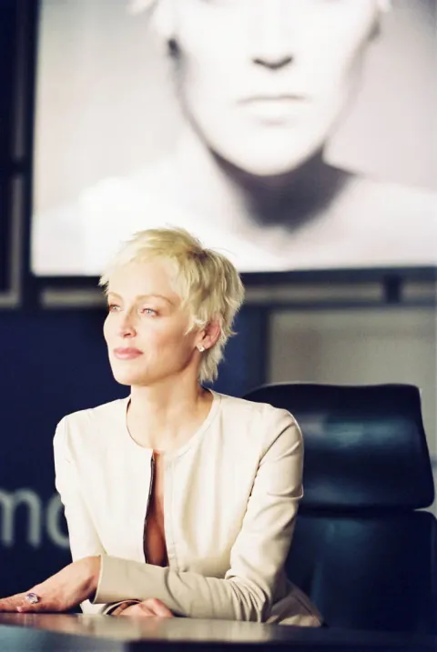 Кадр из фильма Женщина-кошка