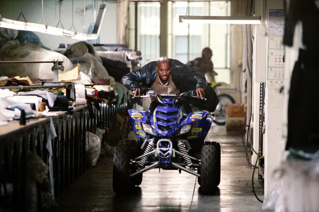 Кадр из фильма От колыбели до могилы