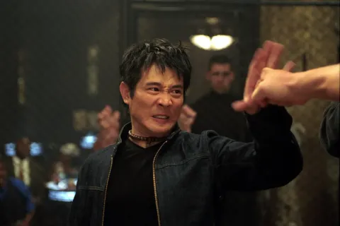 Кадр из фильма От колыбели до могилы