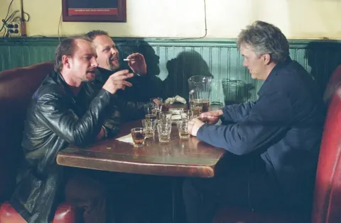 Кадр из фильма Таинственная река