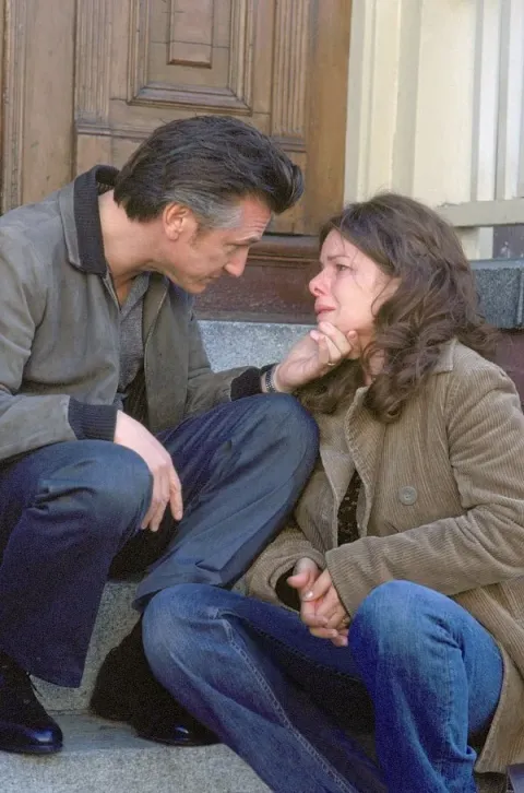 Кадр из фильма Таинственная река