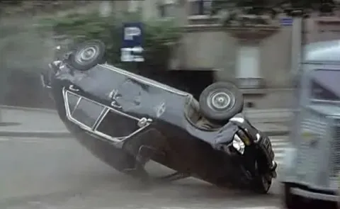 Кадр из фильма Профессионал