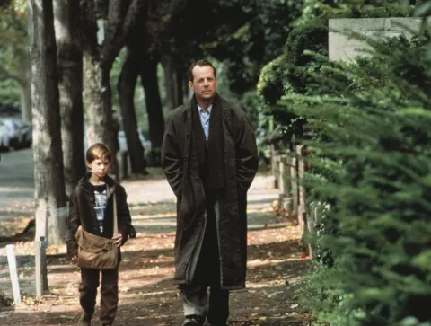 Кадр из фильма Шестое чувство