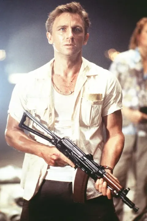 Кадр из фильма Лара Крофт: Расхитительница гробниц