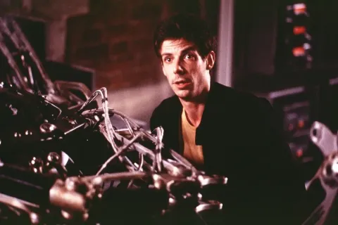 Кадр из фильма Лара Крофт: Расхитительница гробниц