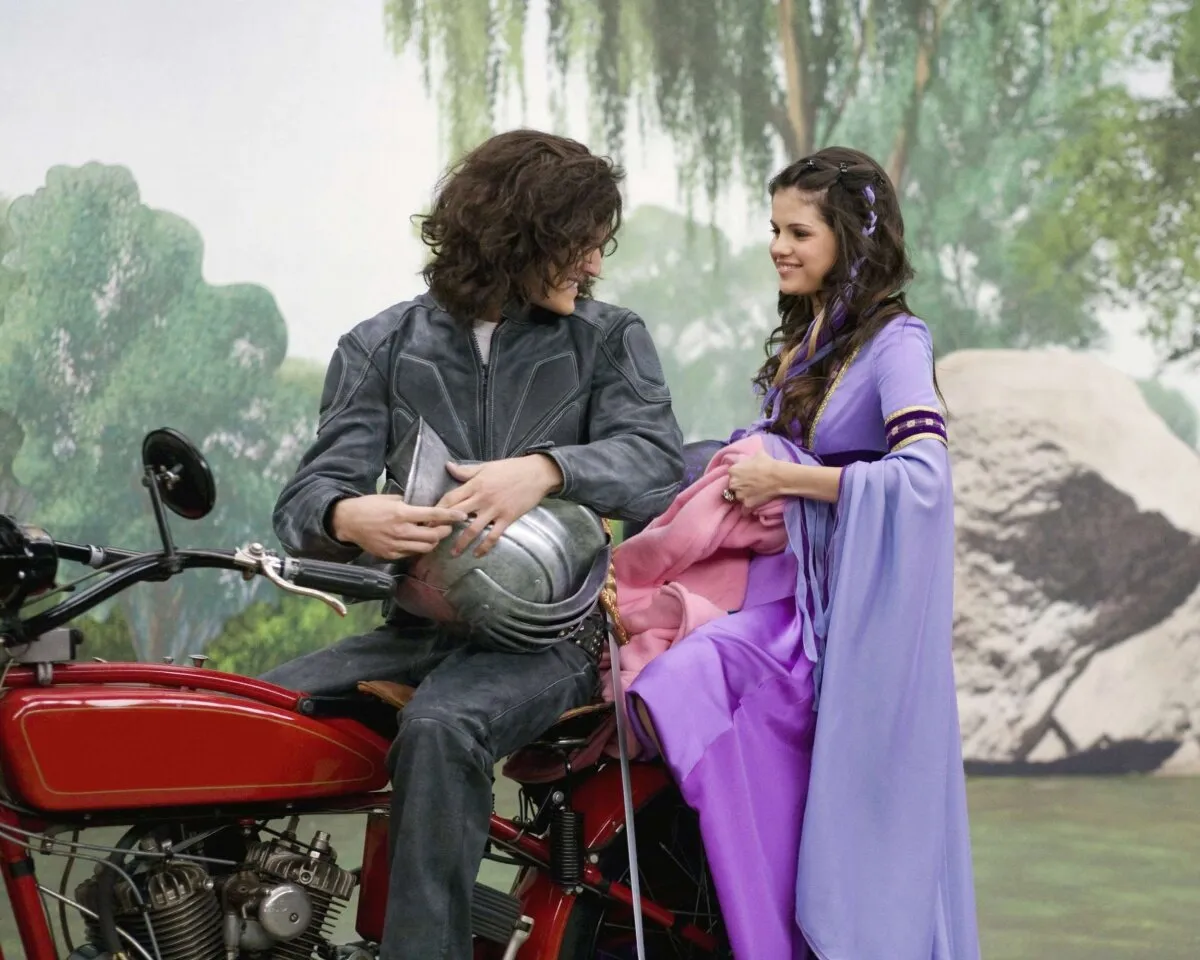 Кадр из фильма Волшебники из Вэйверли Плэйс