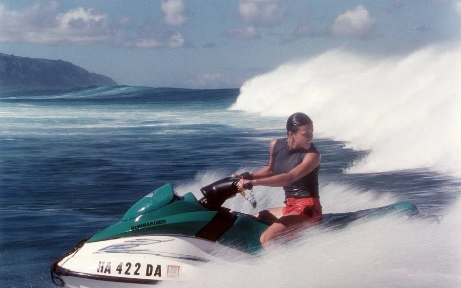 Кадр из фильма Голубая волна