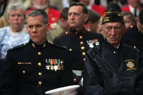 Кадр из фильма Добровольцы