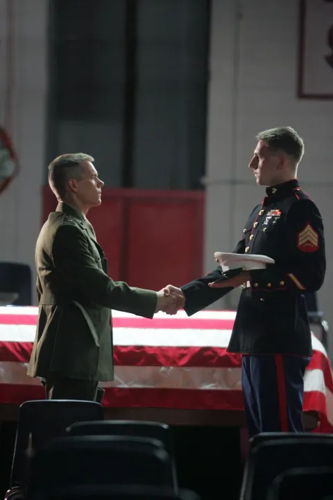 Кадр из фильма Добровольцы