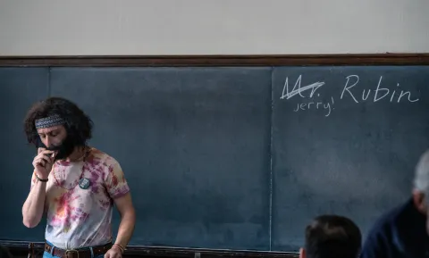 Кадр из фильма Суд над чикагской семеркой